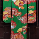 Японское шелковое кимоно "Веера на зеленом"